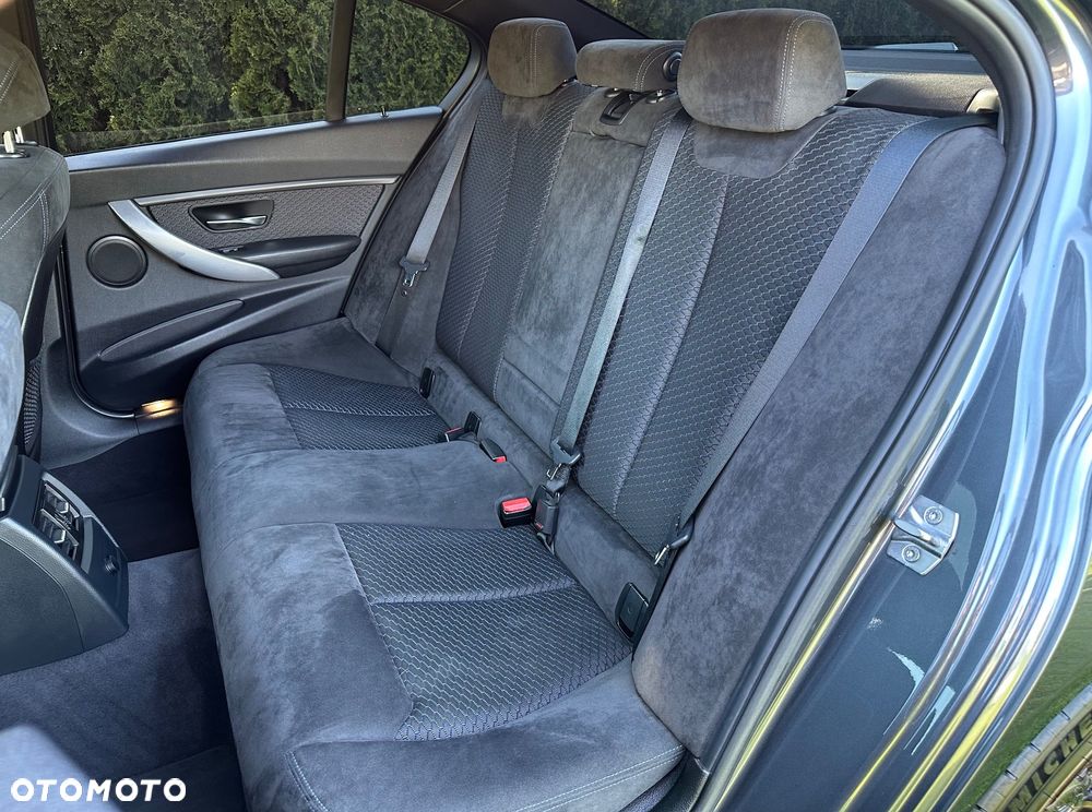BMW Seria 3 328i Sport-Aut Sport Line - 35