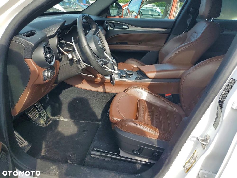 Alfa Romeo Stelvio - 9