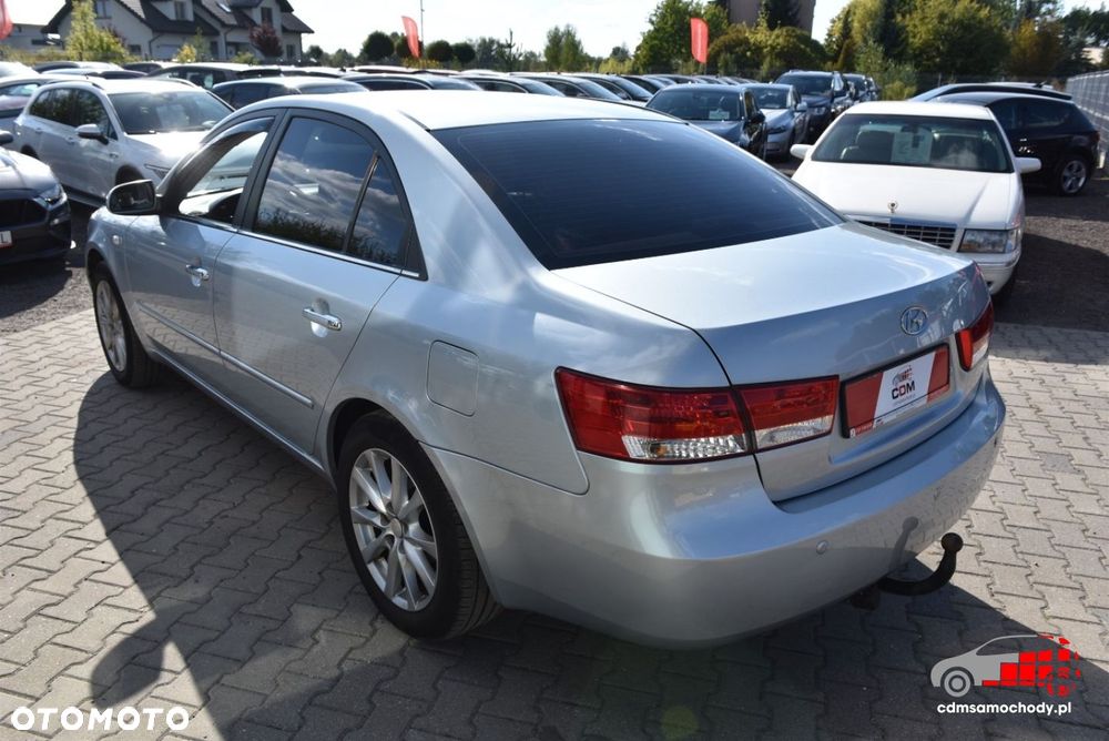 Hyundai Sonata - 8