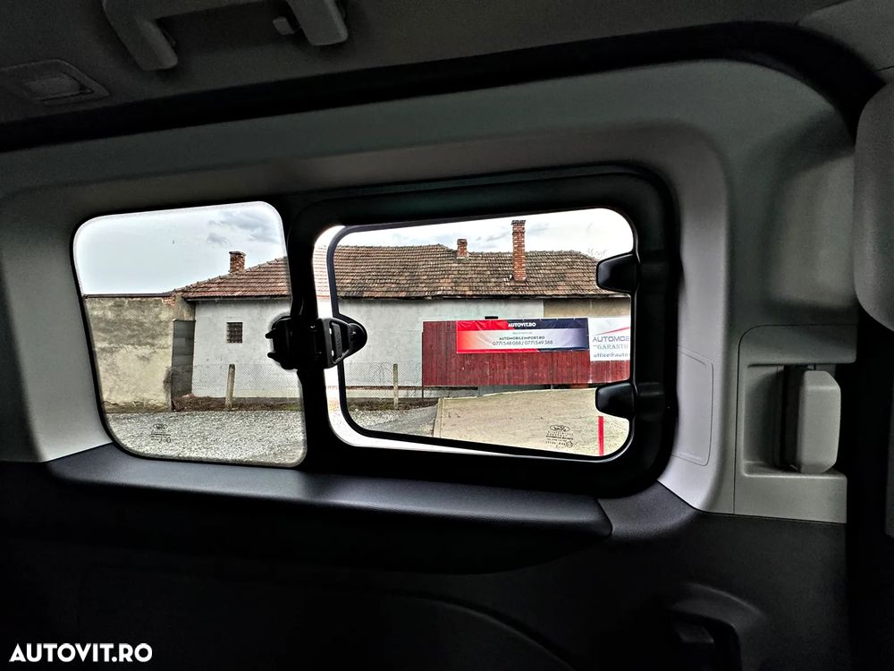 Ford Tourneo Custom 320 L2H1 VA Titanium - 36