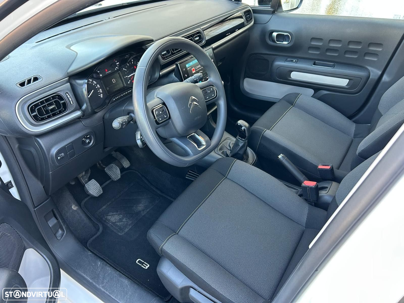 Citroën C3 1.2 PureTech Shine - 9