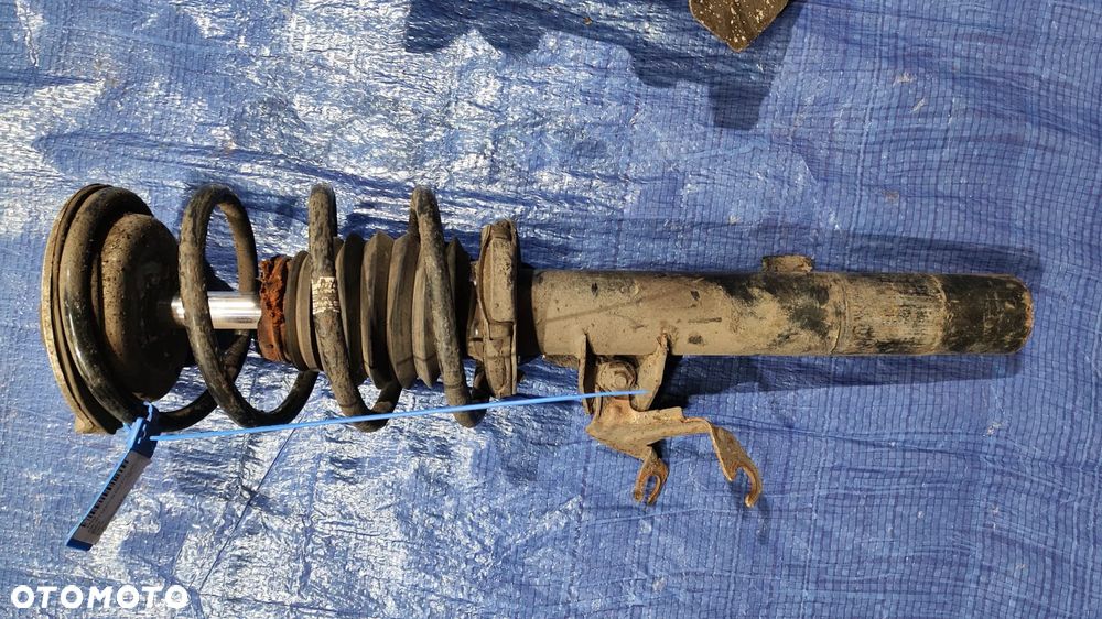 ZWROTNICA PIASTA AMORTYZATOR SPRĘŻYNA MCPERSON PRAWY PRZÓD KOMPLET 311404 824903002484 6764444 BMW E90 E91 E92 E93 3.0D - 5