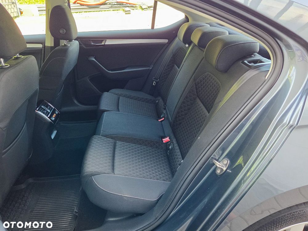 Skoda Superb 2.0 TSI Ambition DSG - 33