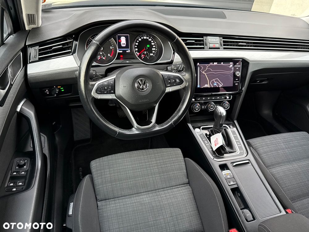 Volkswagen Passat 2.0 TDI SCR DSG Comfortline - 8