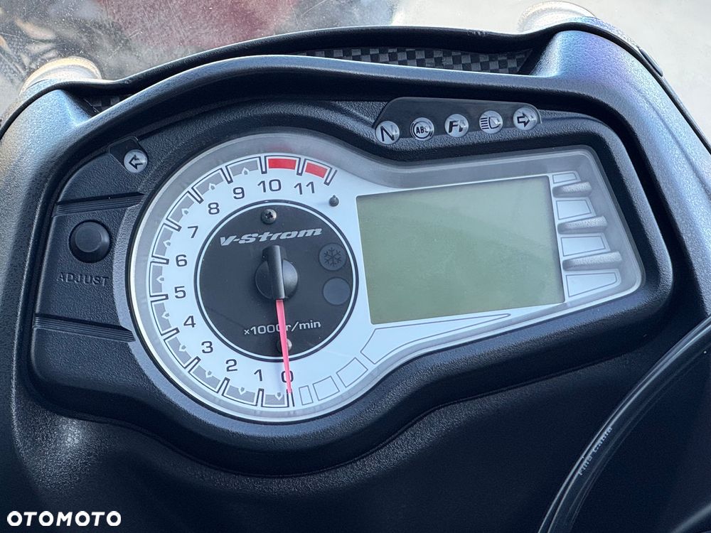Suzuki V-STROM - 19