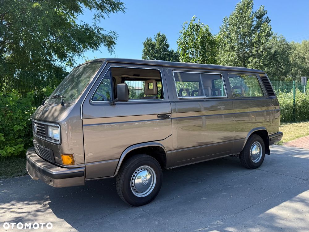 Volkswagen Transporter Caravelle GL 255 592/Z24 - 2