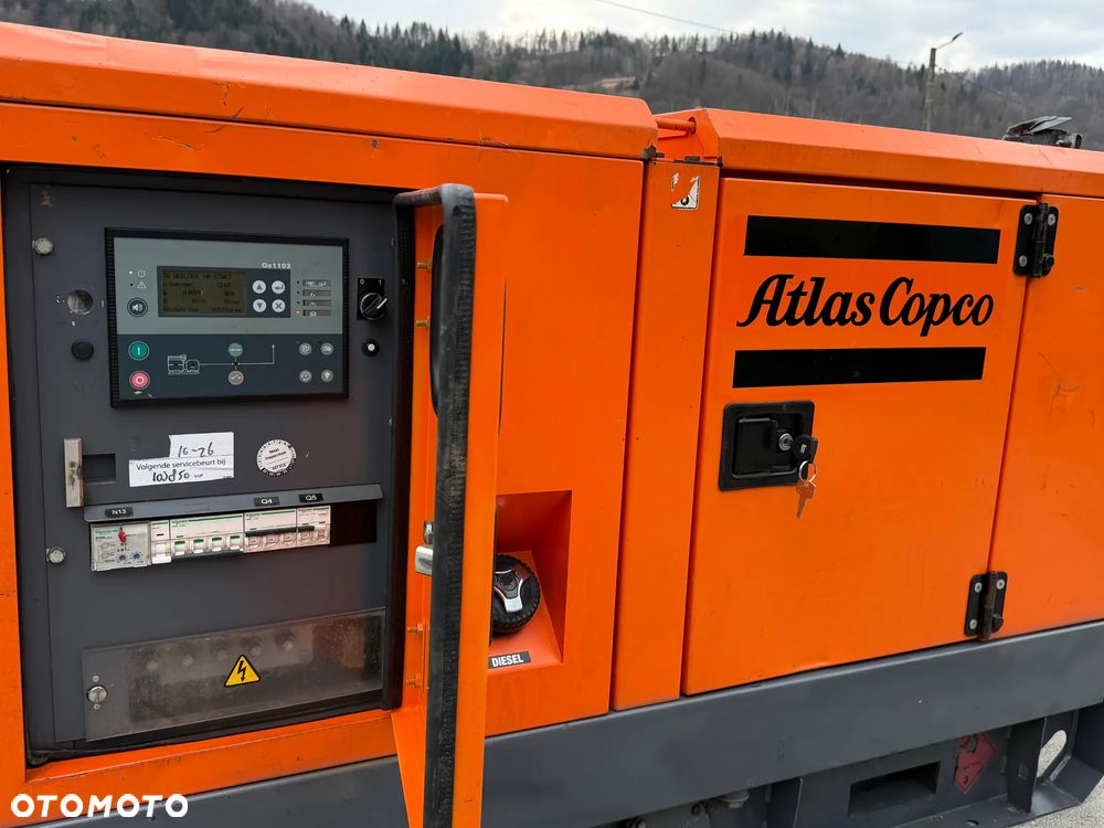 Atlas Copco QAS 20 Agregat Prądotwórczy Wyciszony GENERATOR 20 KW 2016r. JAK NOWY z Norwegii. Silnik KUBOTA 4 cylindry. Prądnica Leroy-Somer PARTNER. Maszyna działa wzorowo! Nie posiada ani deka zniszczeń! Pochodzi z Upadłośći Norweskiej. Okazja pełny ORYGINAŁ. Maszyna po serwisach w autoryzowanym oddziale. Agregat Gotowy do pracy!! - 3