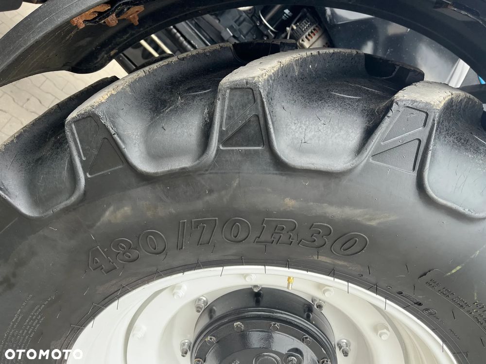 New Holland T 6090 - 9