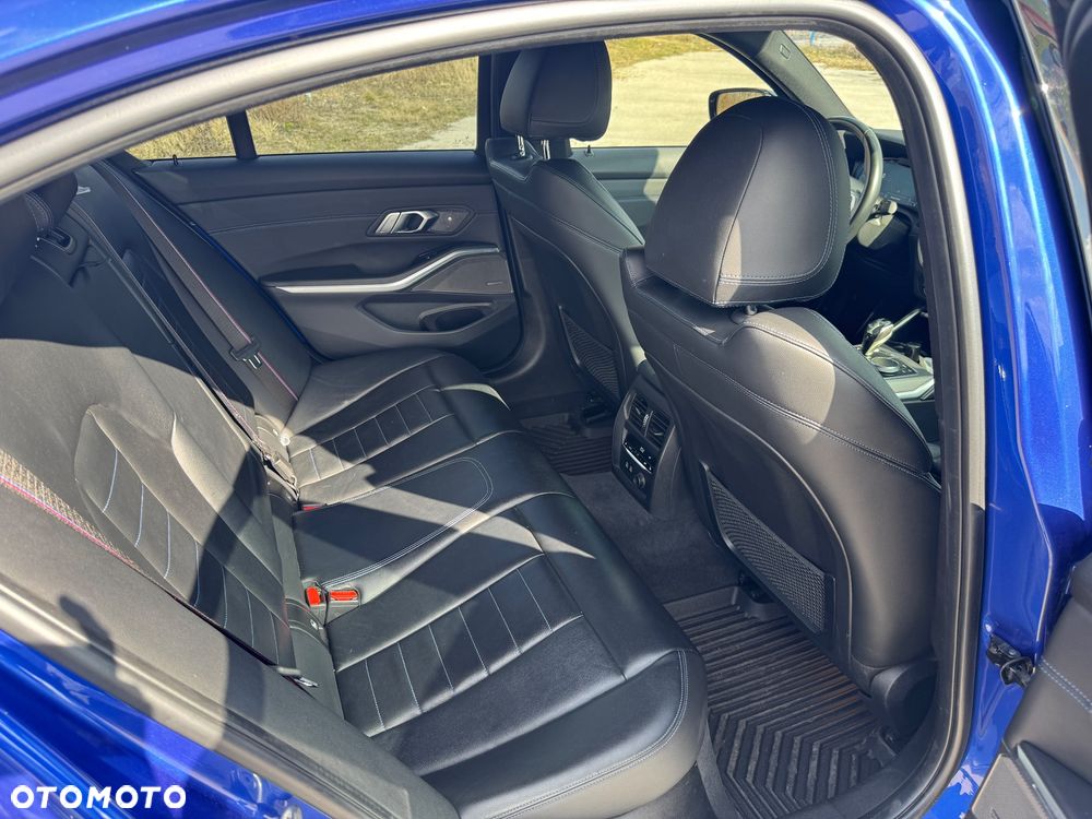 BMW Seria 3 330i M Sport sport - 22