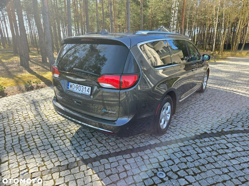 Chrysler Pacifica - 22