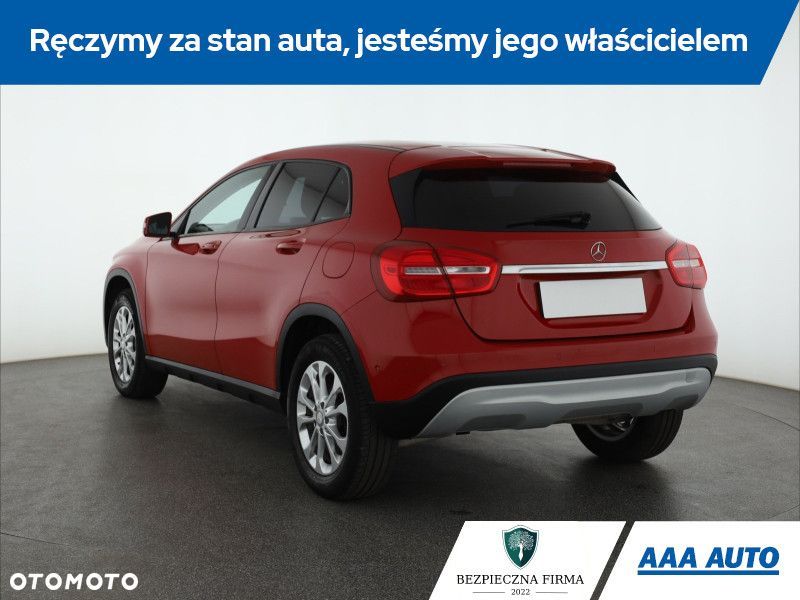 Mercedes-Benz GLA - 5