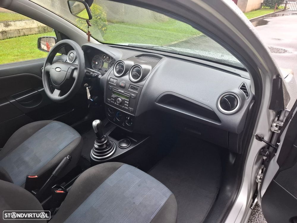 Ford Fiesta 1.25 Connection - 8