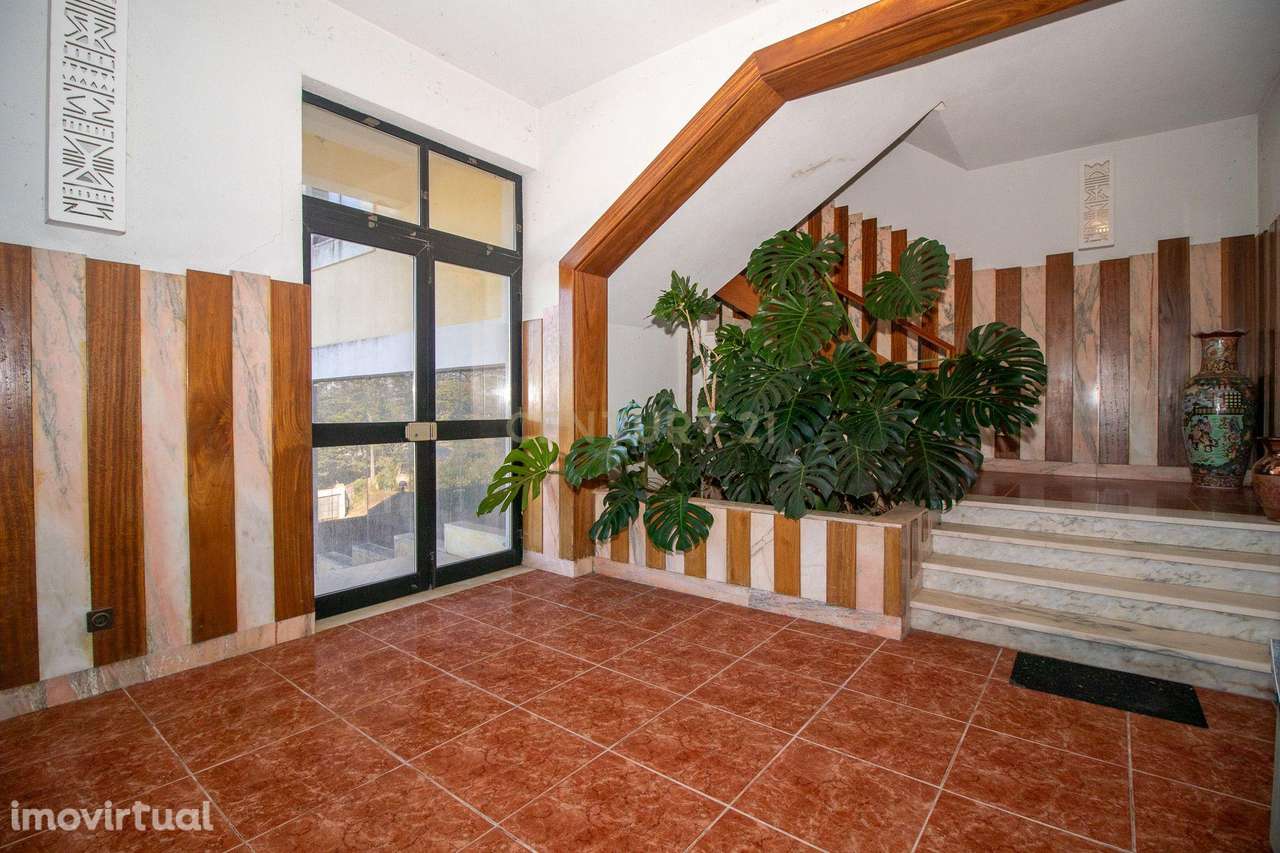 Magnífica Moradia de 13 assoalhadas à Venda no Linhó / Sintra - Grande imagem: 3/60