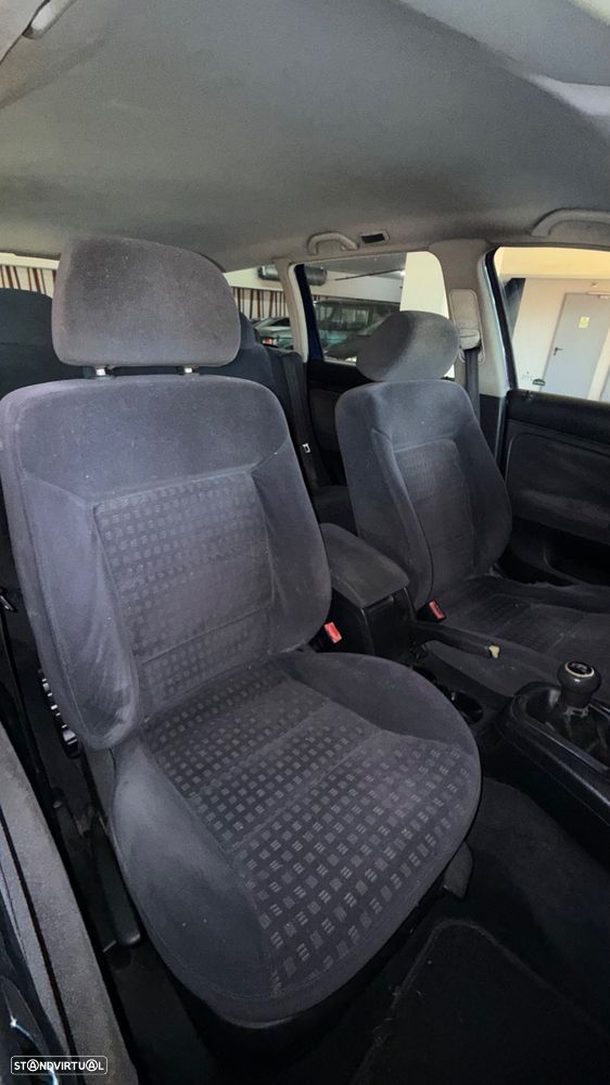 VW Passat 1.9 TDi Comfortline - 10