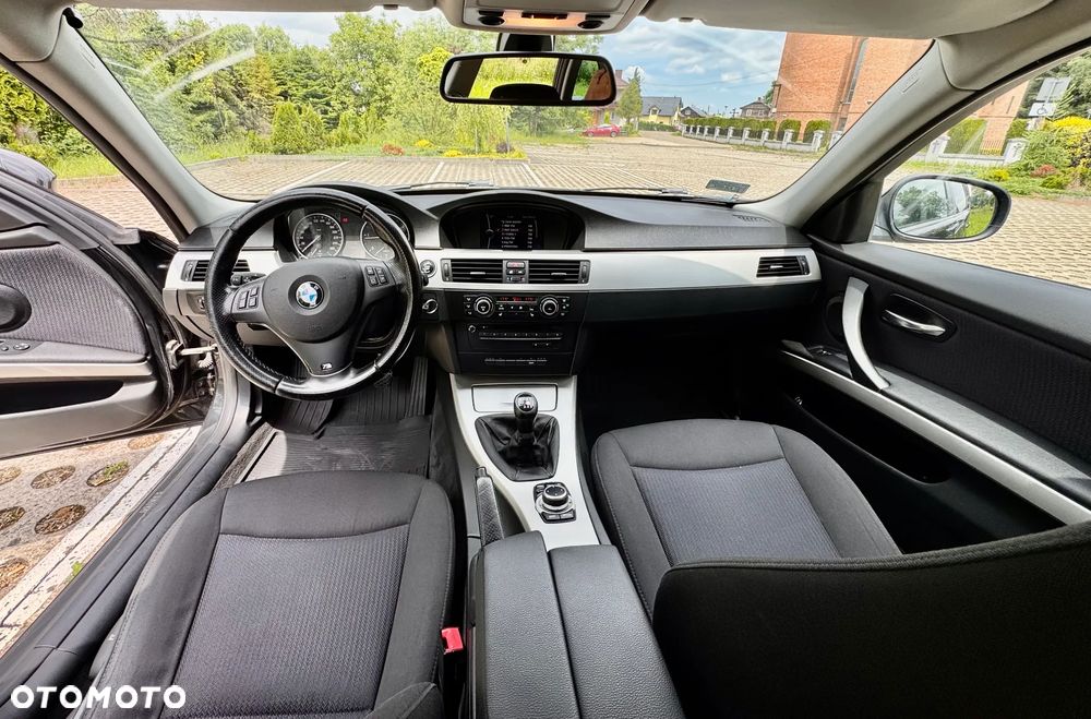 BMW Seria 3 318d - 6