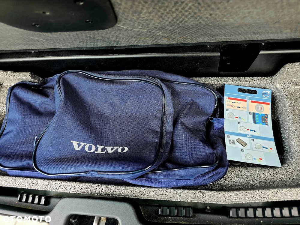 Volvo XC 60 T8 AWD Plug-In Hybrid Momentum - 12