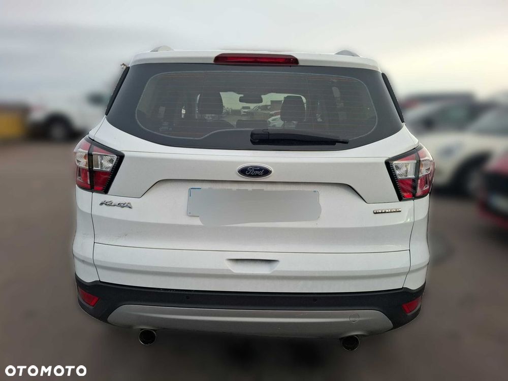 Ford Kuga 1.5 EcoBoost 2x4 Titanium - 16