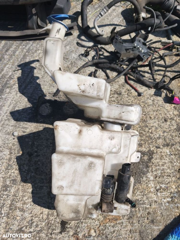 Vas lichid parbriz cu spălătoare faruri Volkswagen Passat B6 - 1