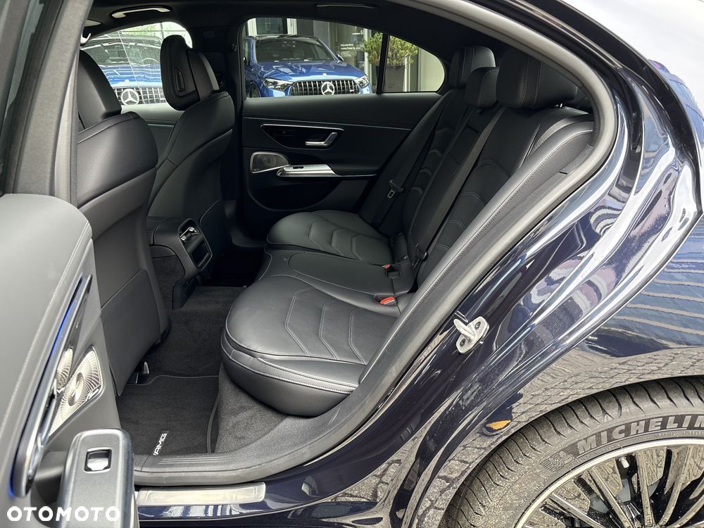 Mercedes-Benz Klasa E 300 de PHEV 4-Matic AMG 9G-Tronic - 12