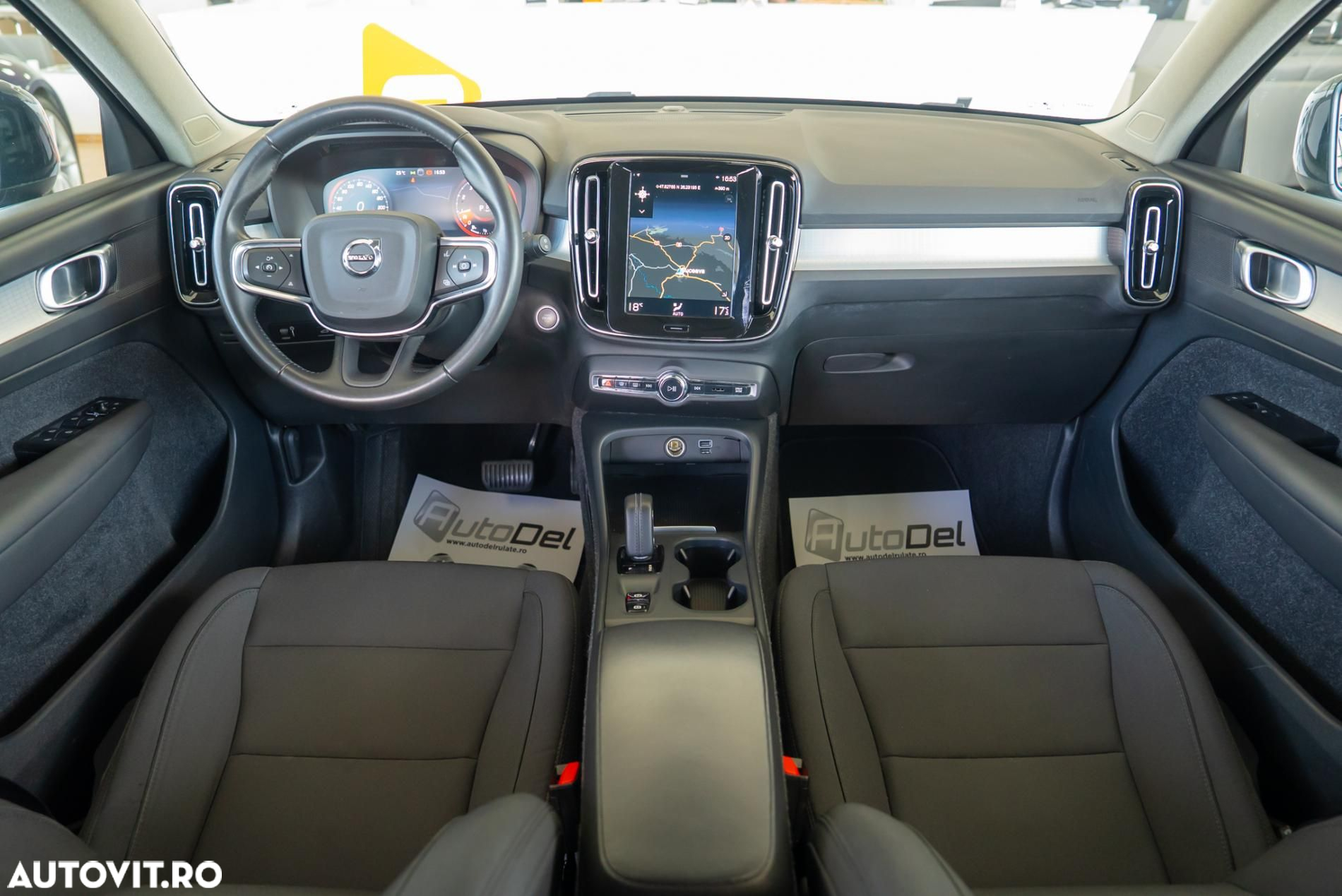 Volvo XC 40 T3 Geartronic Momentum Pro - 7