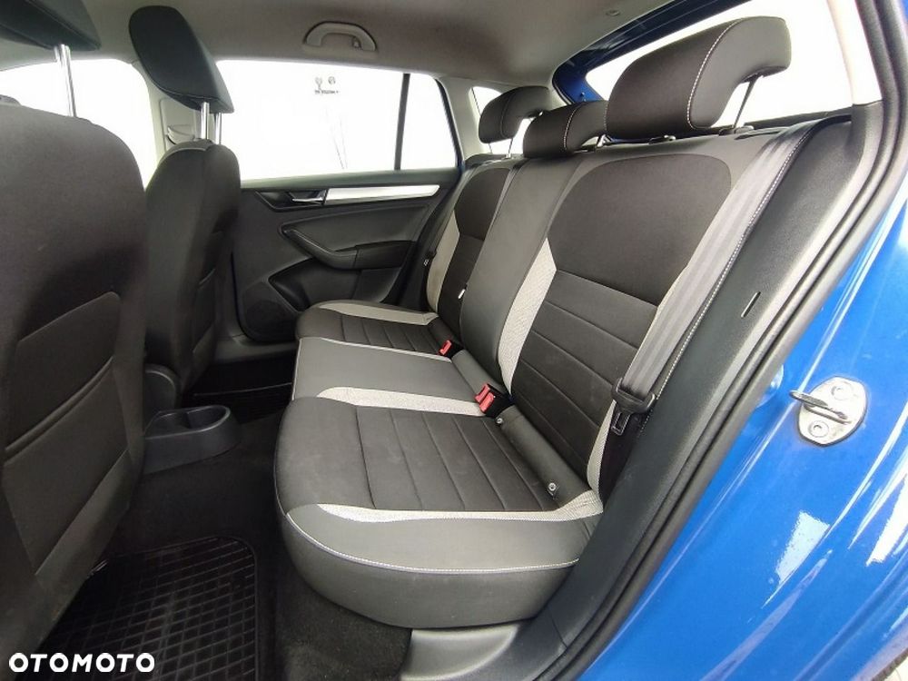 Skoda RAPID - 15