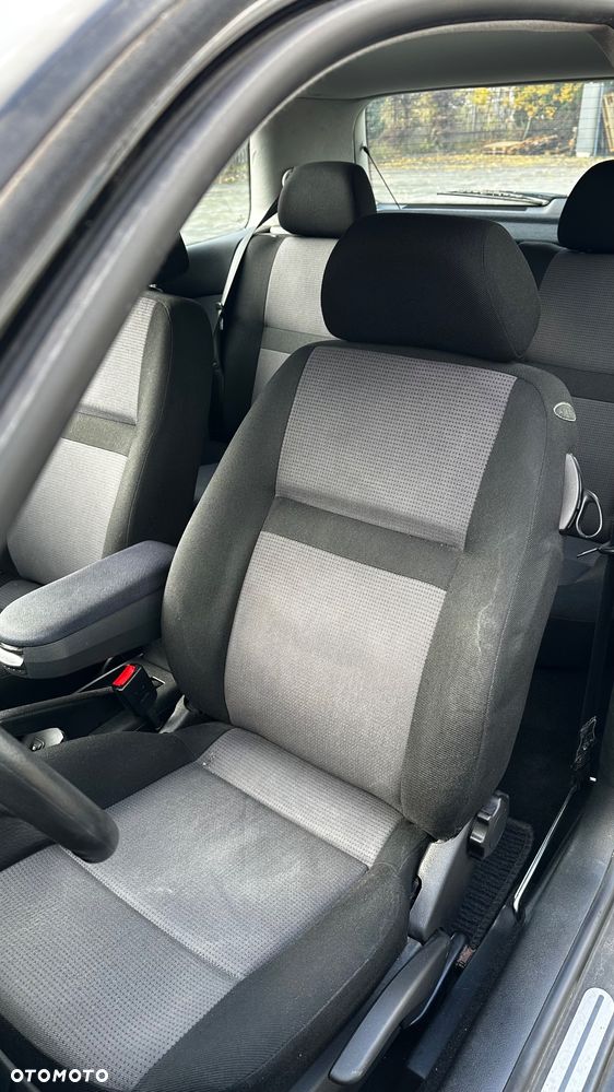 Volkswagen Golf - 27