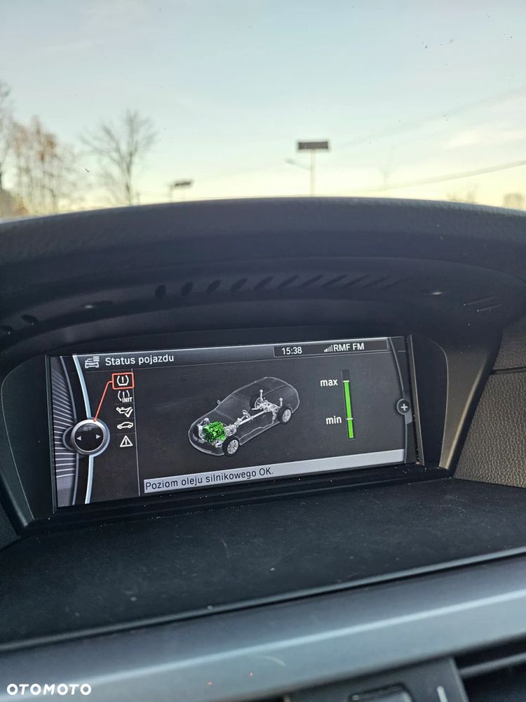 BMW Seria 5 520d Touring Edition Lifestyle - 37