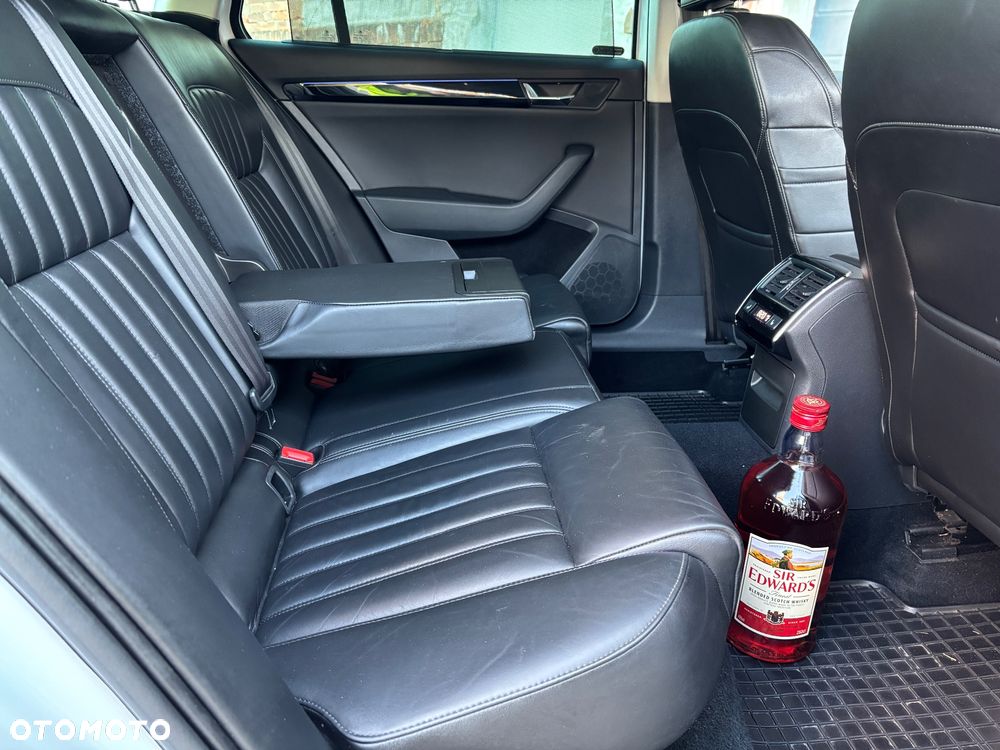 Skoda Superb 2.0 TDI SCR L&K DSG - 15