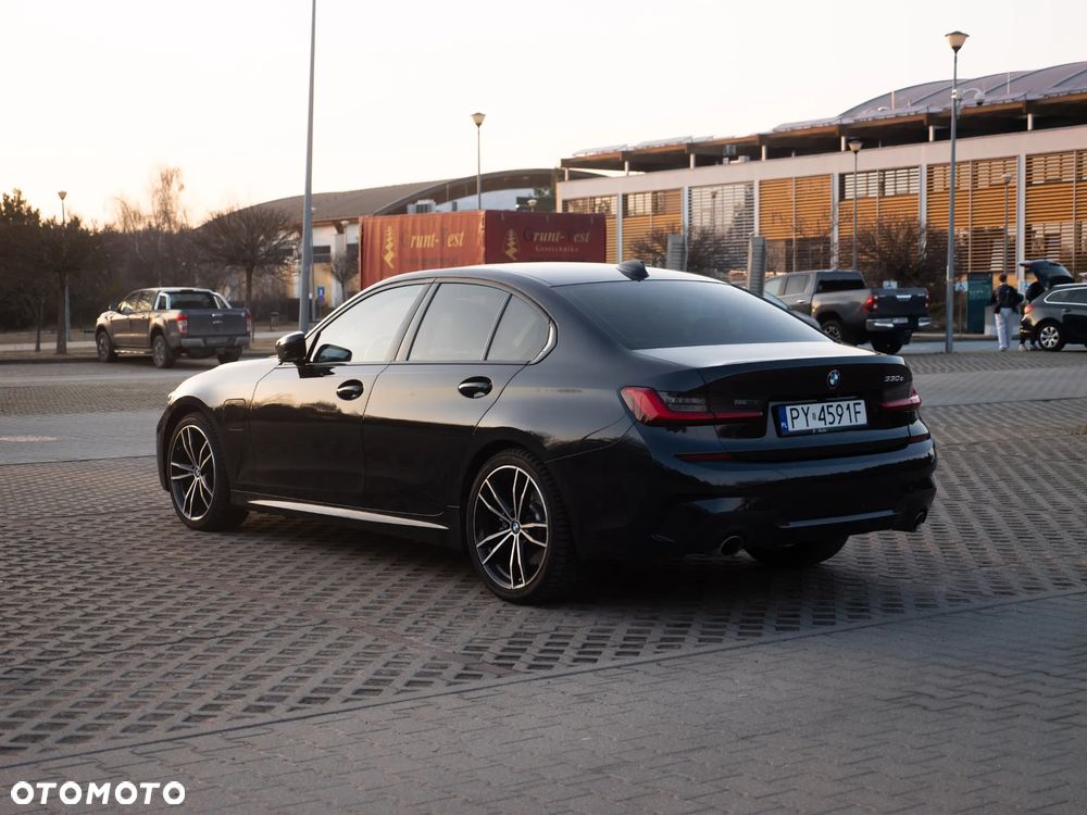 BMW Seria 3 330e M Sport - 5