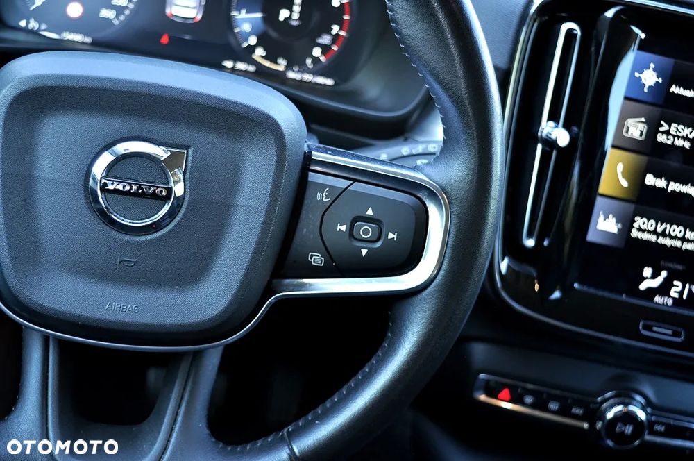 Volvo XC 40 T3 Momentum Pro - 30