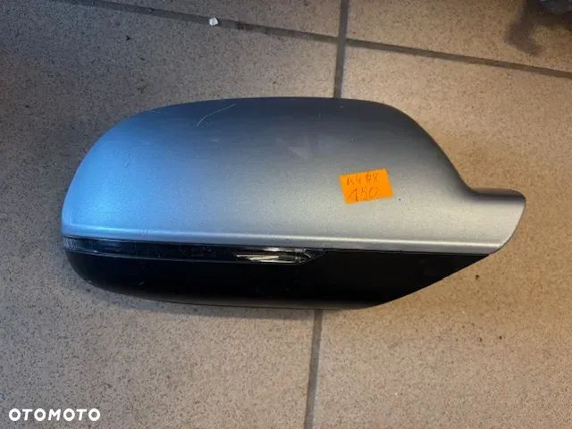 LUSTERKO PRAWE AUDI A4 B8 - 1