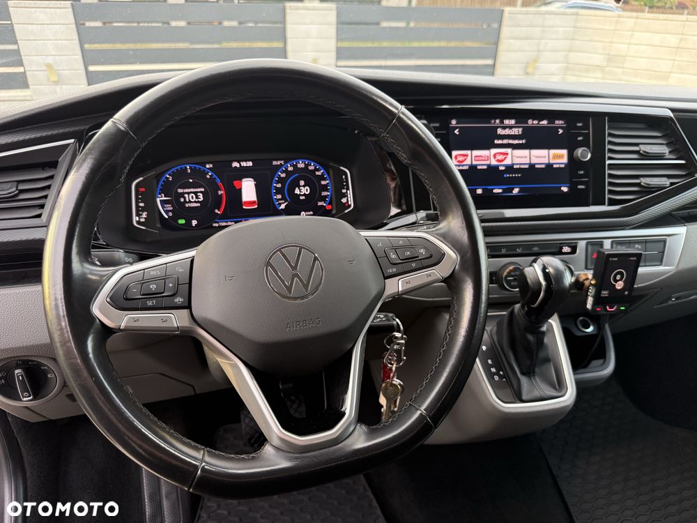 Volkswagen Caravelle - 7