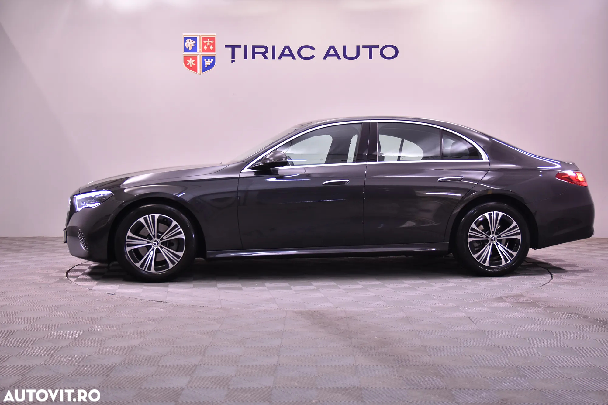 Mercedes-Benz E 200 MHEV 4MATIC Aut. - 2