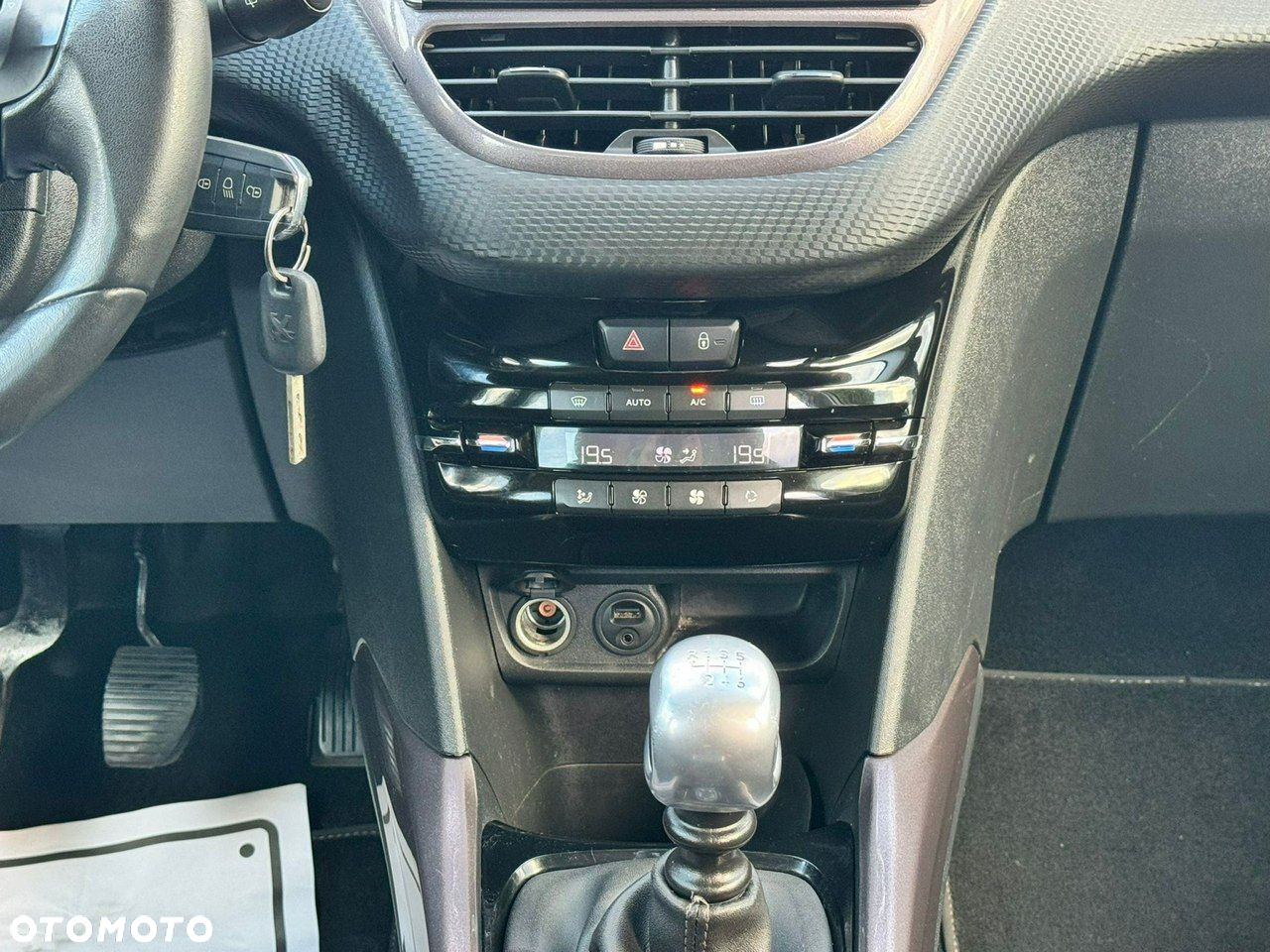 Peugeot 2008 e-HDi FAP 115 STOP & START Business-Line - 21
