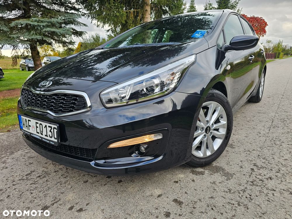 Kia Ceed 1.4 CVVT UEFA EURO 2016 - 26