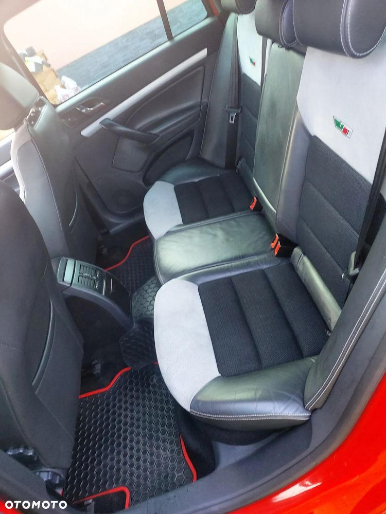 Skoda Octavia 2.0 TFSI RS - 9