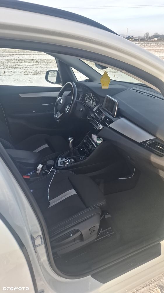 BMW Seria 2 218d xDrive - 9