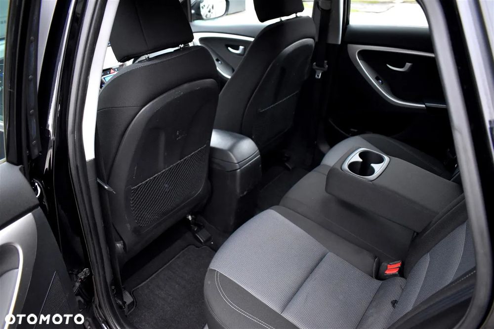 Hyundai i30 Kombi 1.6 CRDI Passion Plus - 14