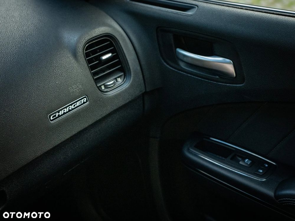 Dodge Charger - 28