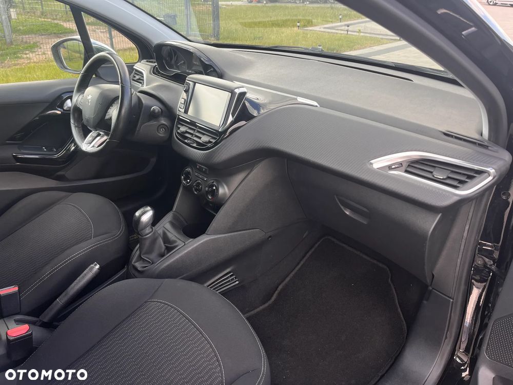 Peugeot 208 PureTech 82 Start & Stop Style - 17