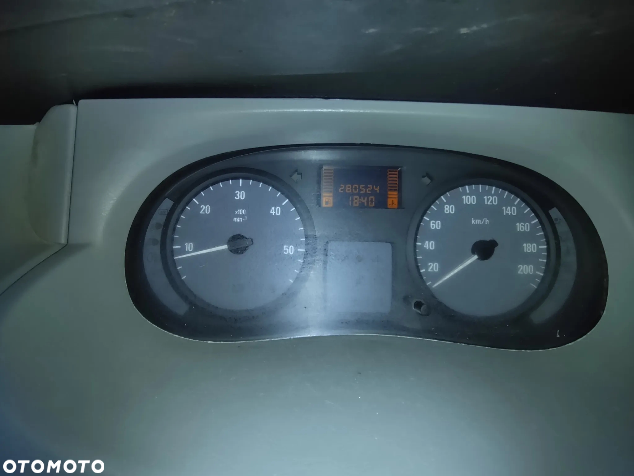 Opel Vivaro - 18