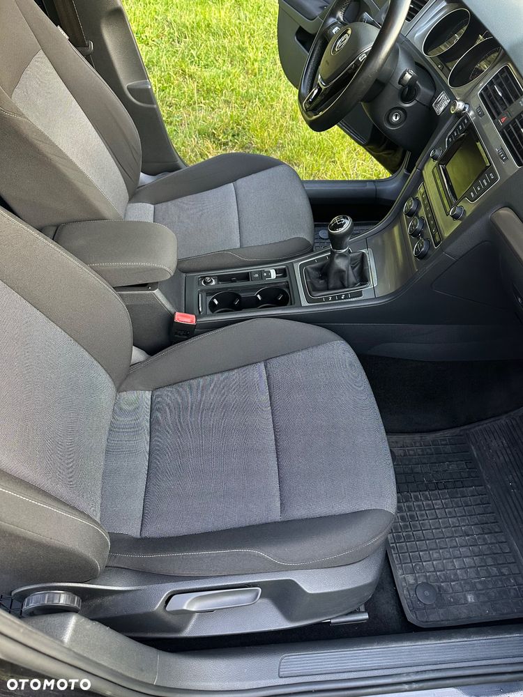 Volkswagen Golf - 31