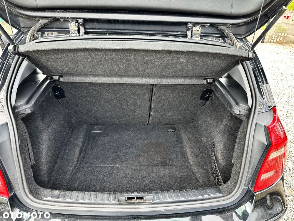 BMW Seria 1 118d DPF - 8