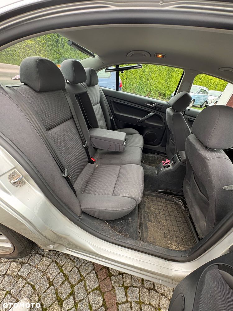 Skoda Superb 1.8 Turbo Elegance - 21