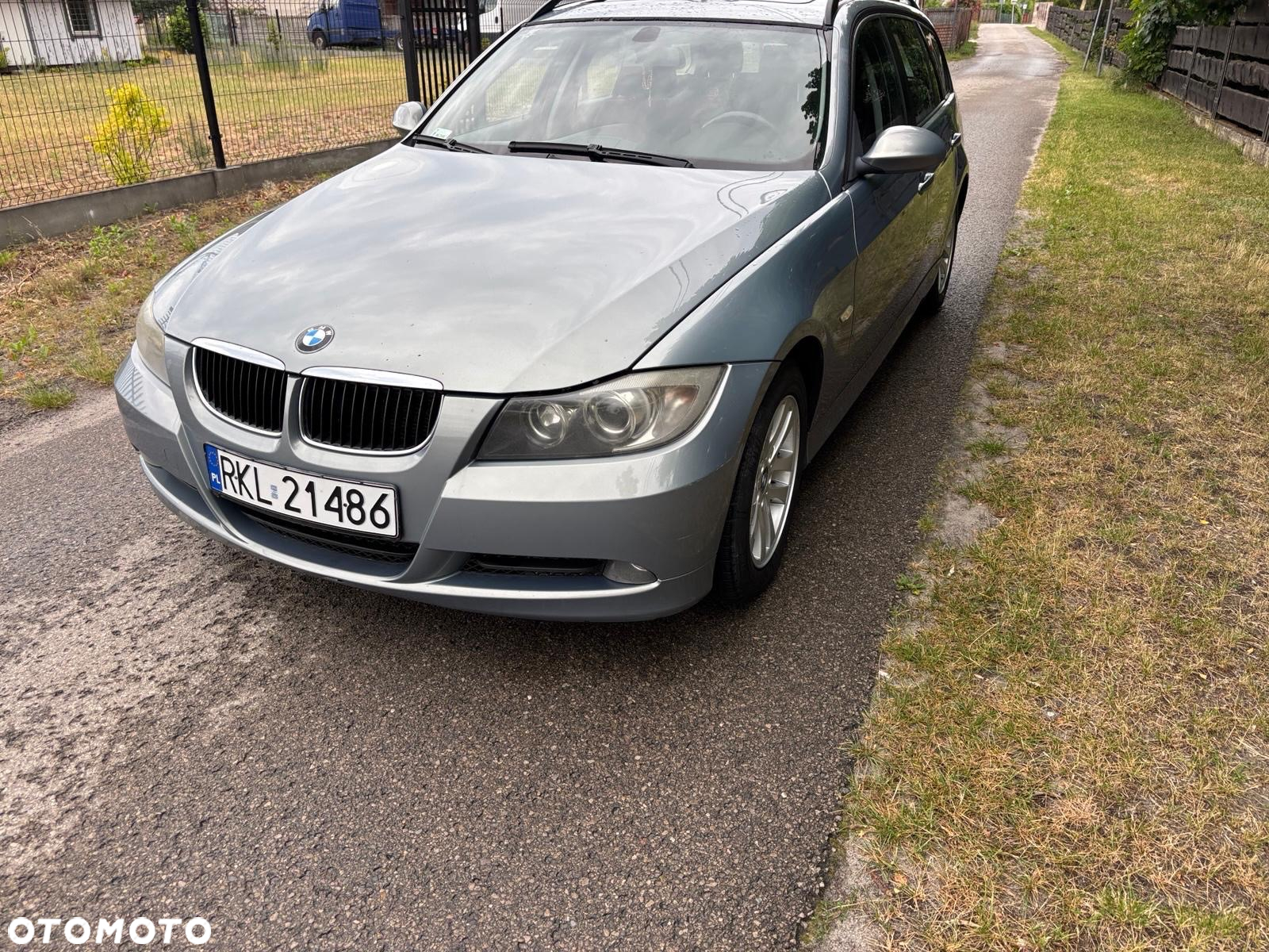 BMW Seria 3 320d DPF Touring - 11