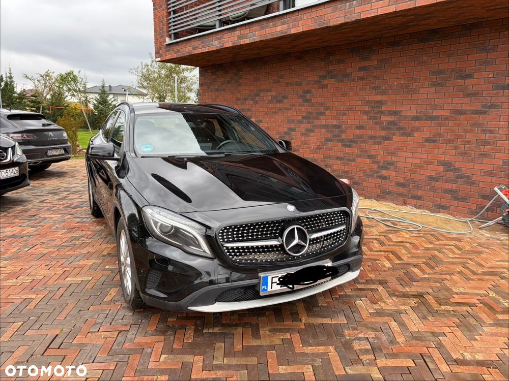 Mercedes-Benz GLA 180 d 7G-DCT - 10