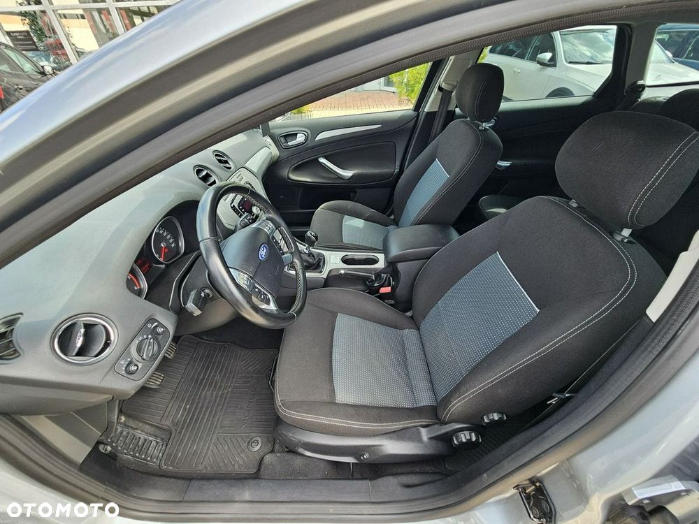 Ford Mondeo 2.0 TDCi Gold X - 32