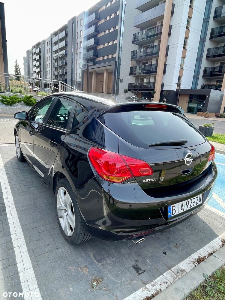 Opel Astra IV 1.4 T Cosmo - 17