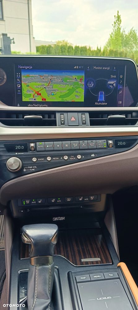 Lexus ES 300h Luxury Line - 20
