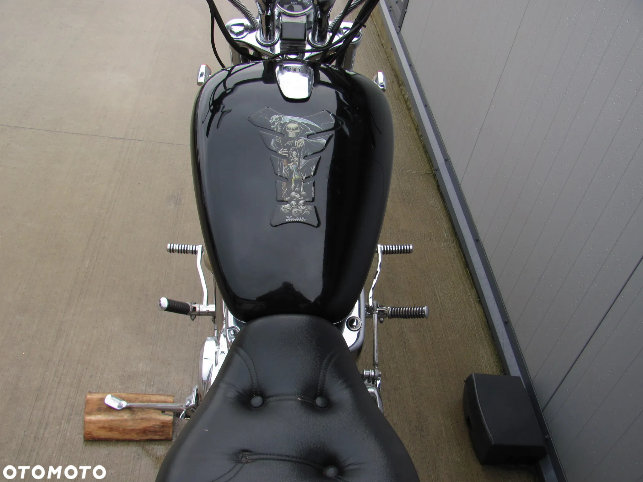 Suzuki Intruder - 14